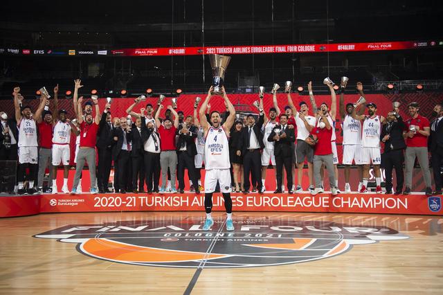 葡萄牙体育3-0布鲁日，路易斯-苏亚雷斯传射，特林康建功（路易斯-苏亚雷斯传射立功，特林康破门，葡萄牙体育3-0完胜布鲁日）