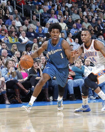 弗拉格：欧文一直在照顾全队，他是一位很棒的老将（弗拉格盛赞欧文对球队照顾周到，是位出色的老将）