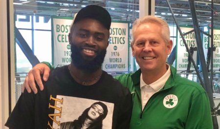 不在主场升起NBA杯冠军旗帜！迈克·布朗：这是管理层做的决定（NBA杯冠军旗将不会在主场升起，迈克·布朗：这是管理层拍板）