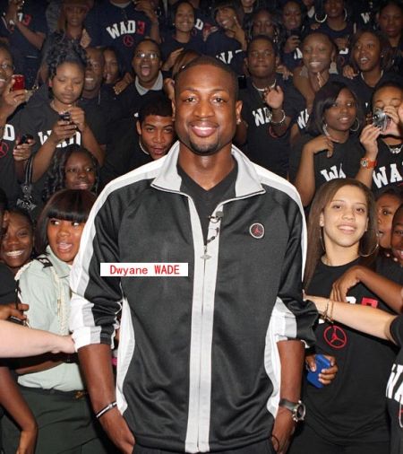 下半场投得还可以！乔治15中5拿到15分12板5助（下半场手感尚可，乔治15投5中拿下15分12篮板5助攻）