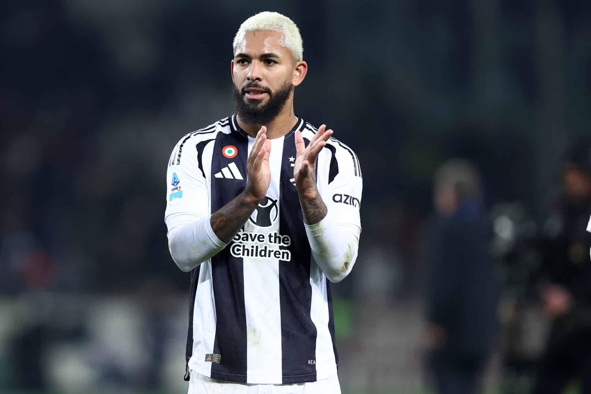 湖人防守现状堪忧，犹如圣诞促销白送般松懈（湖人防守每况愈下，松懈得仿佛节日大促任人取分）