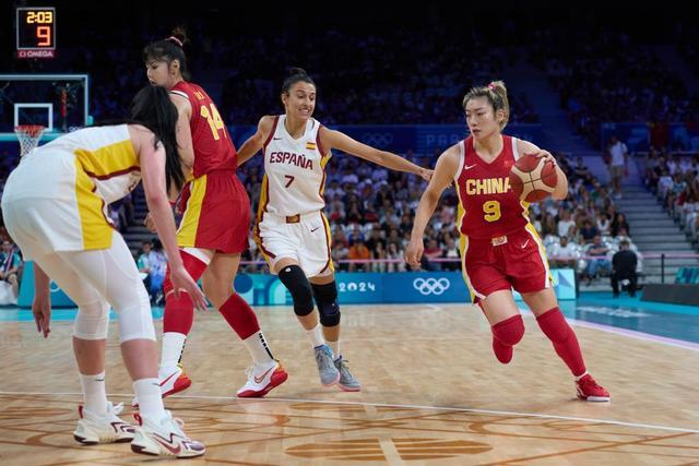 辽宁男篮90-79合肥狂风，威尔斯21+9布朗21分，国内球迷表现低迷（辽宁男篮90-79力克合肥狂风：威尔斯21+9、布朗21分，国内球迷反应低迷）