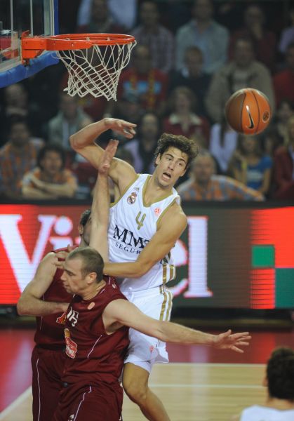 德雷森：我们在和那些不需要为钱发愁的俱乐部竞争，但这很好（德雷森：对手不差钱，与他们竞争反而是好事）