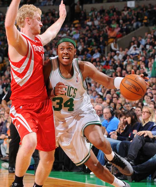 拉眼角引发争议的全北助教宣布辞职，此前因种族歧视被判禁赛5场（因拉眼角争议、涉种族歧视被禁赛5场的全北助教宣布辞职）