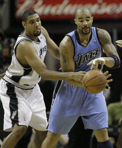 文班追身三分正中靶心，展现顶级射手风采（文班命中追身三分，尽显顶级射手本色）